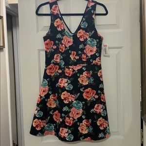 NWT juniors small floral dress